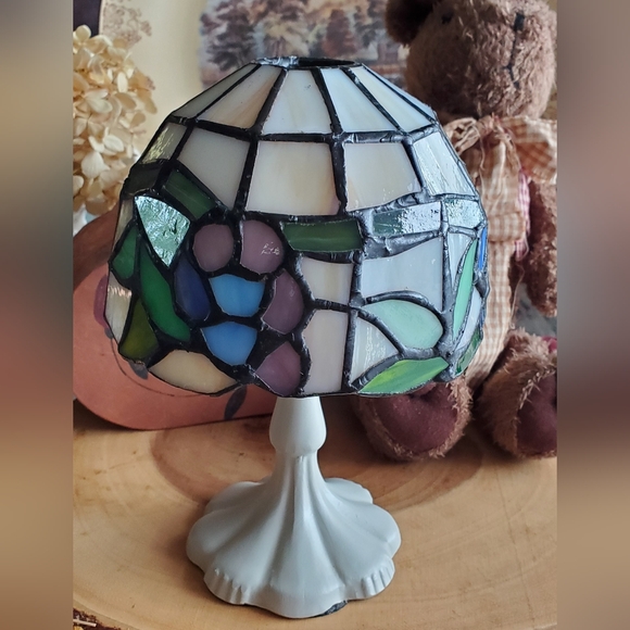 Cute Cottage Vibe Tiffany Style Stained Glass Tealight Candle Light - Picture 4 of 4
